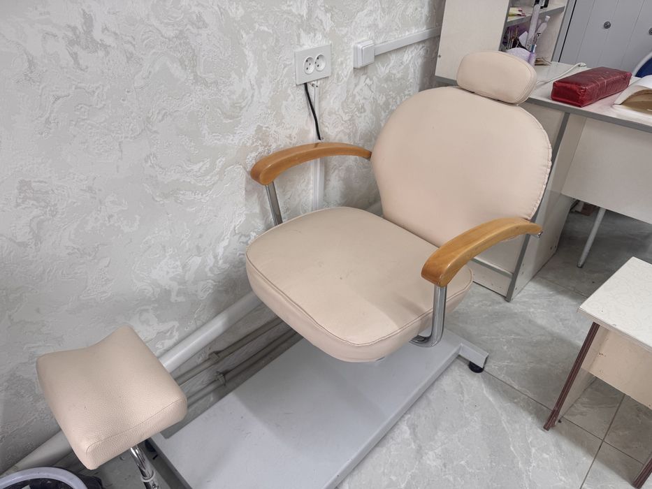 Кресло  для педикюра