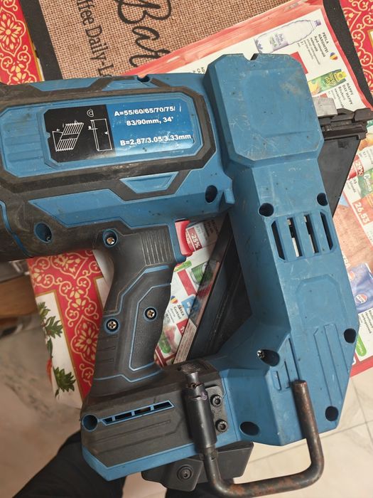 Pistol de cuie Erbauer