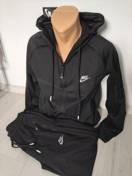 Trening dama si bărbați Nike .