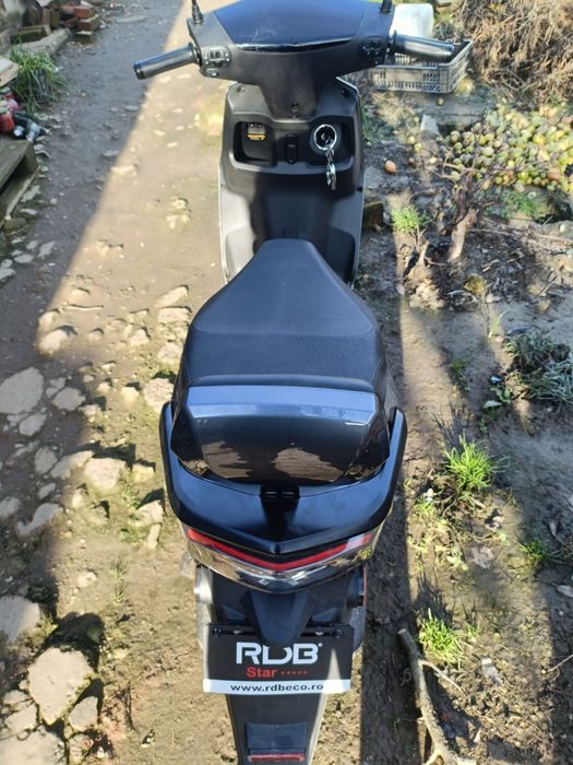 Vând scuter electric