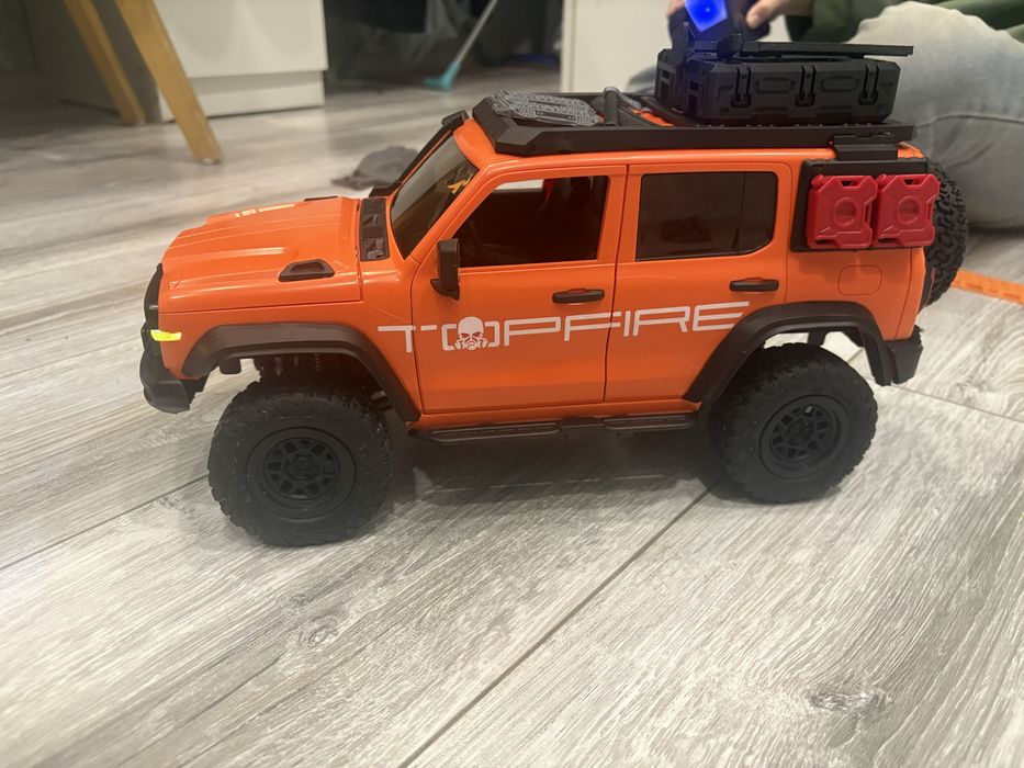 Продам rc внедорожник tank 300 mn model