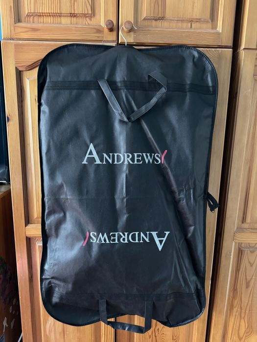 Продавам абитуриентски костюм на Andrews