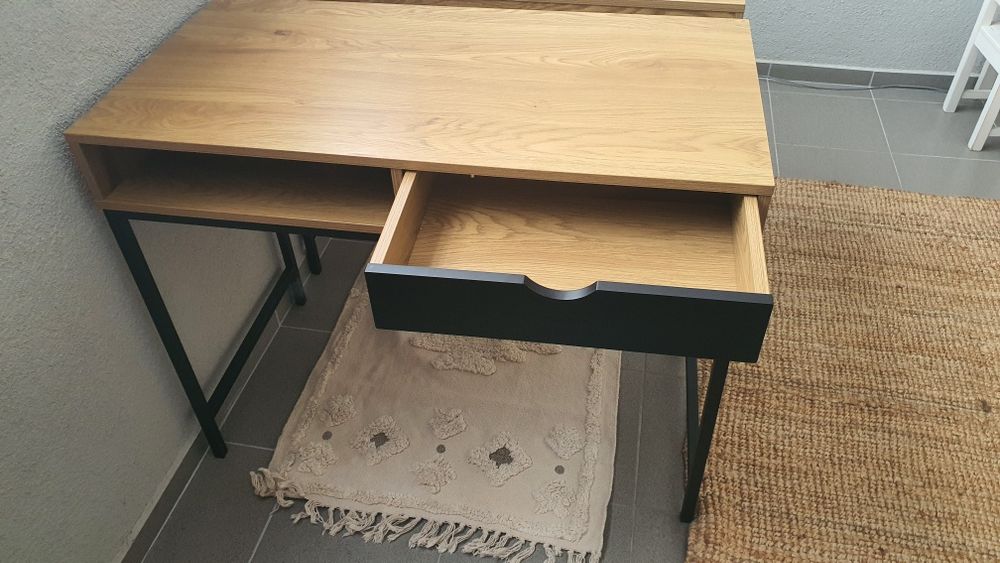 Бюро Jysk единично