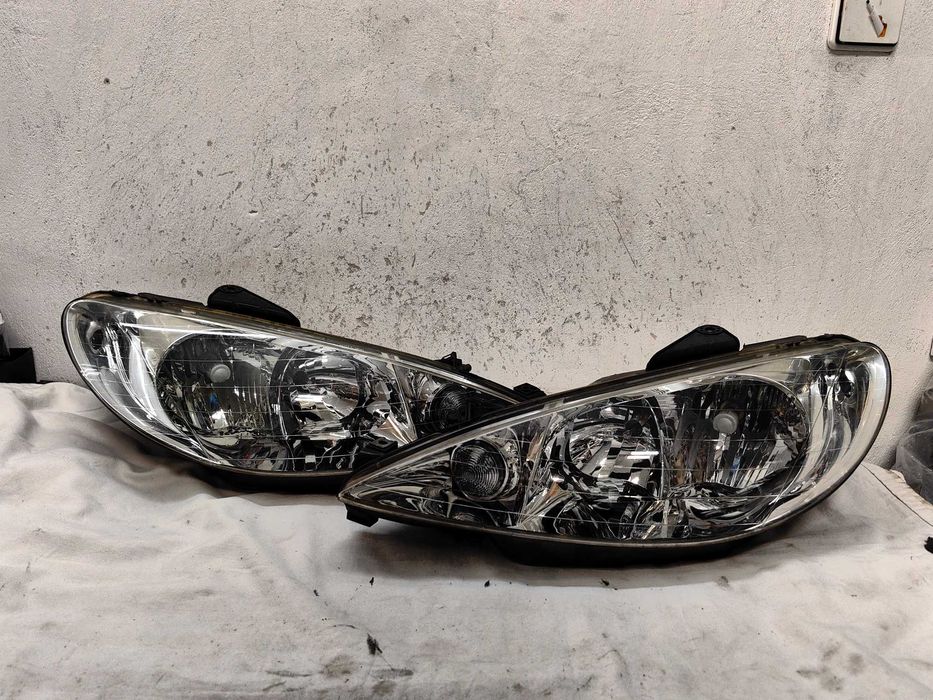 Оригинални фарове Пежо  Peugeot 206 Feis