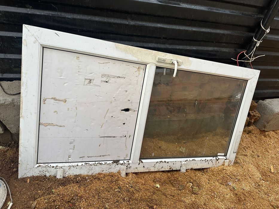 Дверь пластиковая