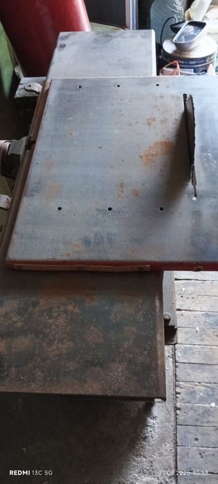 Домашна универсална дървообработваща машина