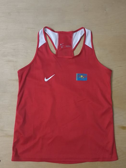 Бокс форма красный и синий