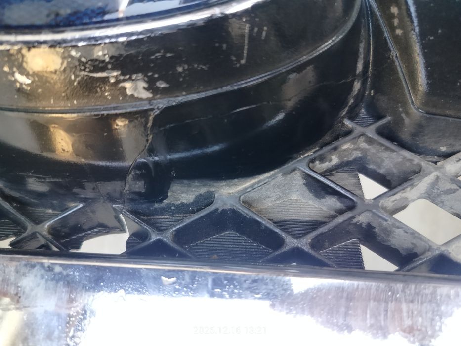 Решетка радиатора Subaru Legacy.