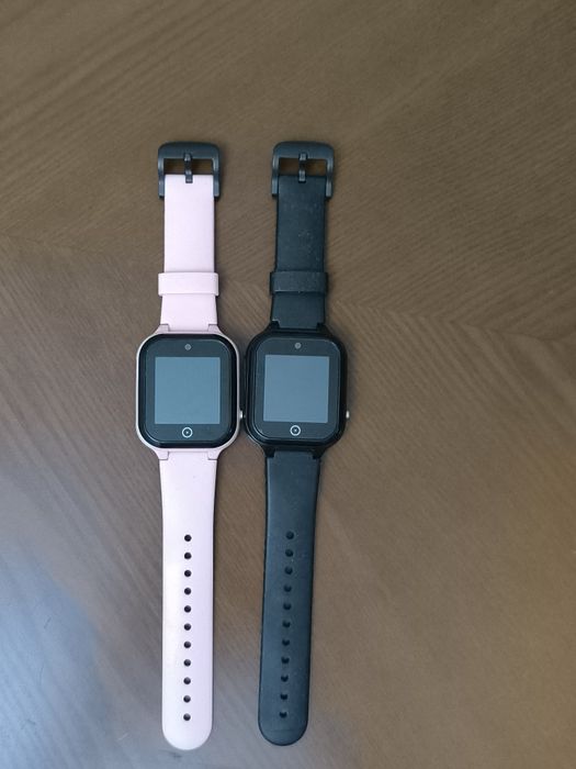 Продам часы работают отлично зарядка имеется