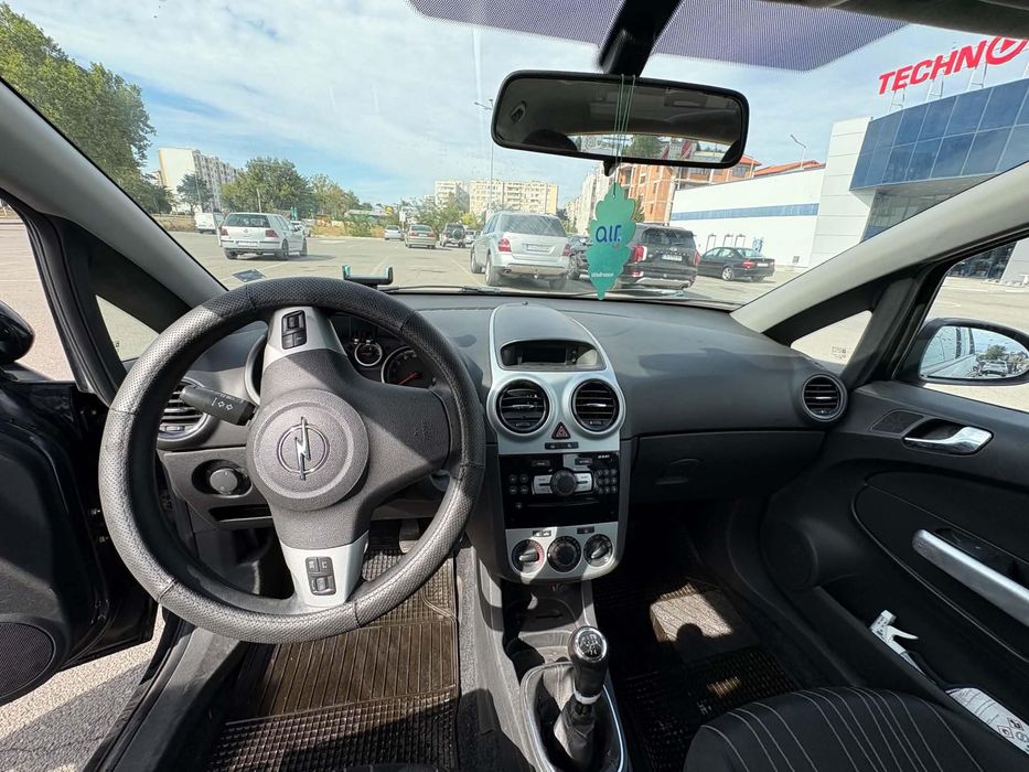Opel Corsa black