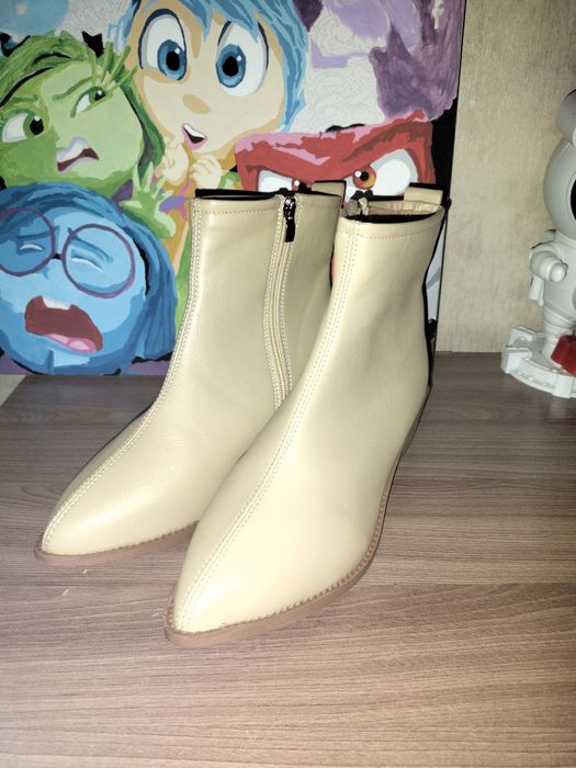 Обувь женская . Новая