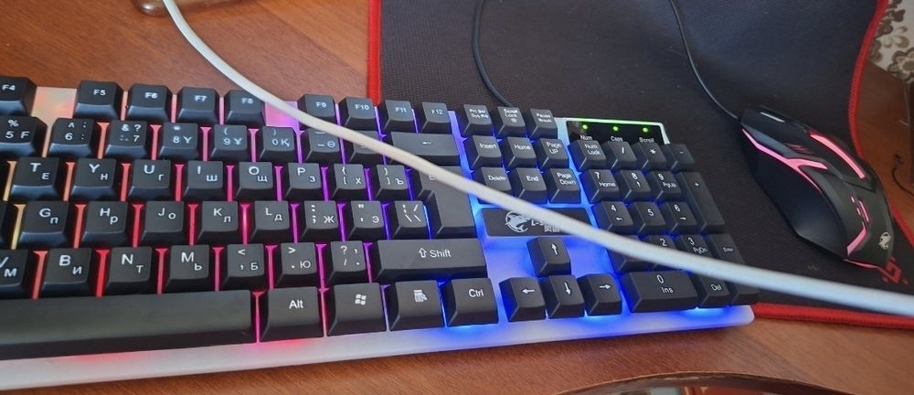 Клавиатура игровая,мышь игровая