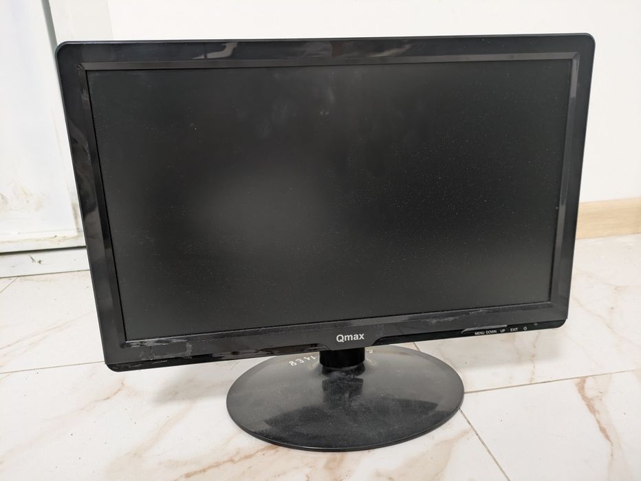 Монитор 18.5" Qmax M989C (LED)