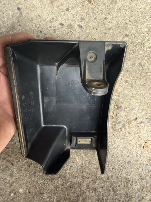 Крышка на дроссель от БМВ Е34 BMW E34