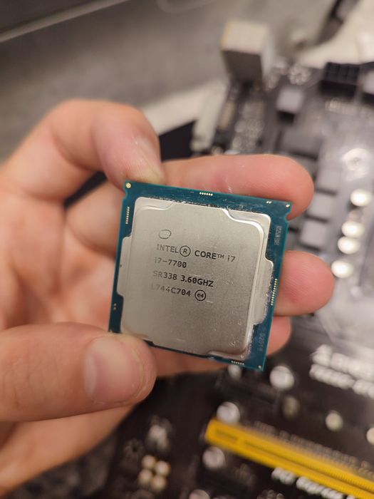 Продаю Core i7 7700 + плата+блок питания