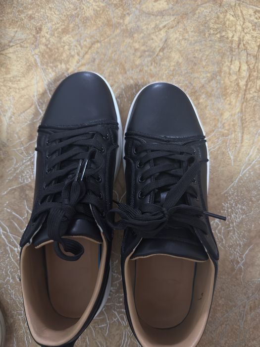 Продам лабутены мужские