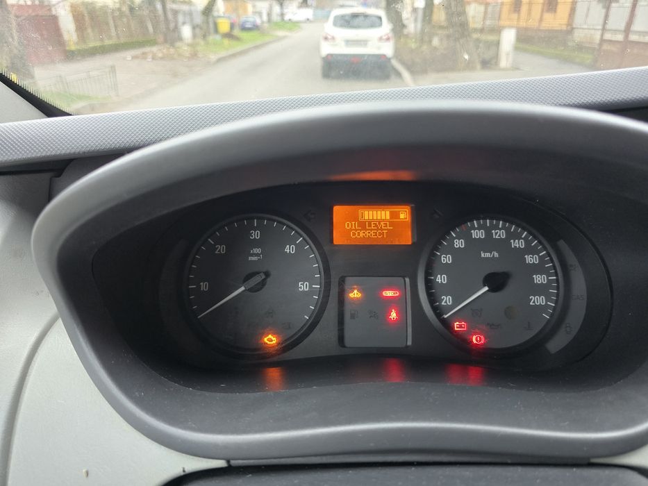 Opel Vivaro 2011 L2H1 Diesel 114 CP