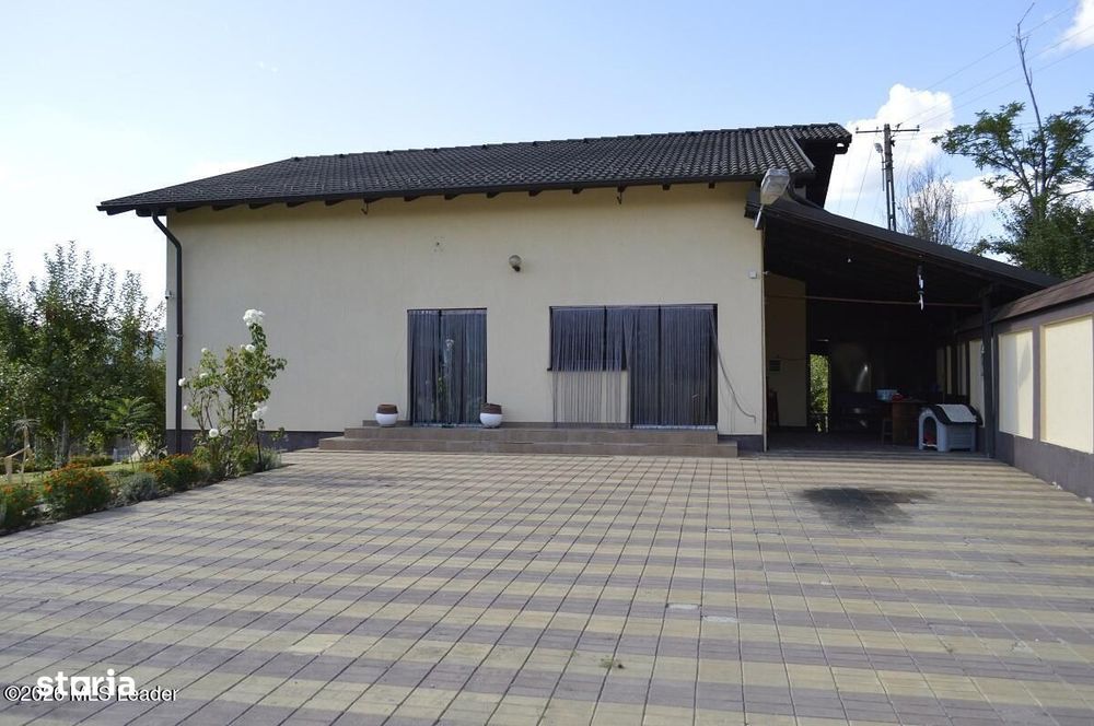 Titesti - Casa la Cheie D+P+M, 254 Mp, Teren 1130 Mp
