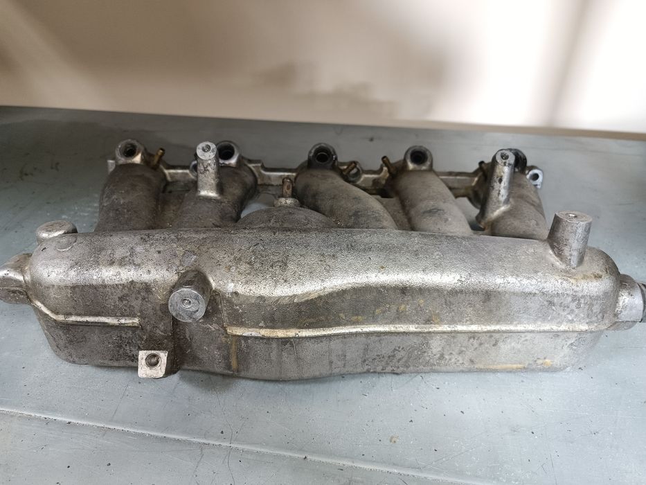 Колектор за Volvo XC70, 2.4T, 2001g.