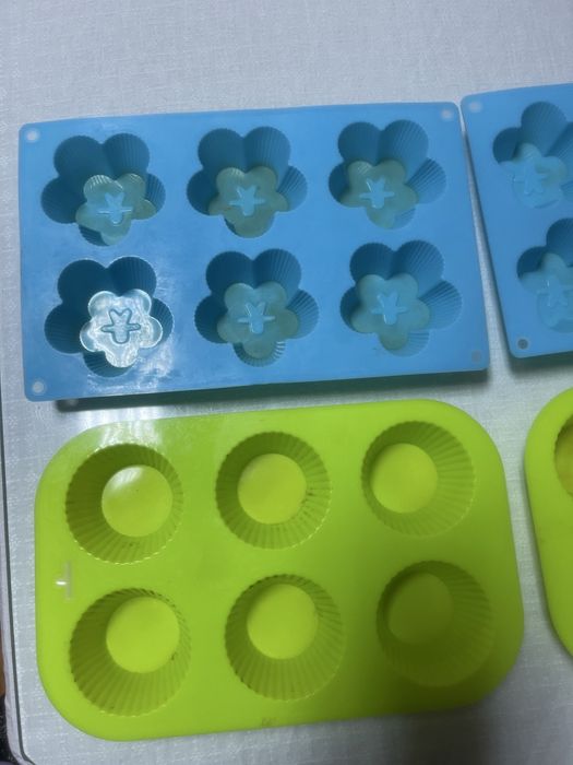 4 Forme din silicon pentru prajituri