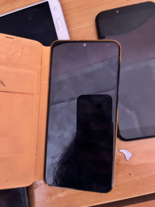 Telefoane pentru piese