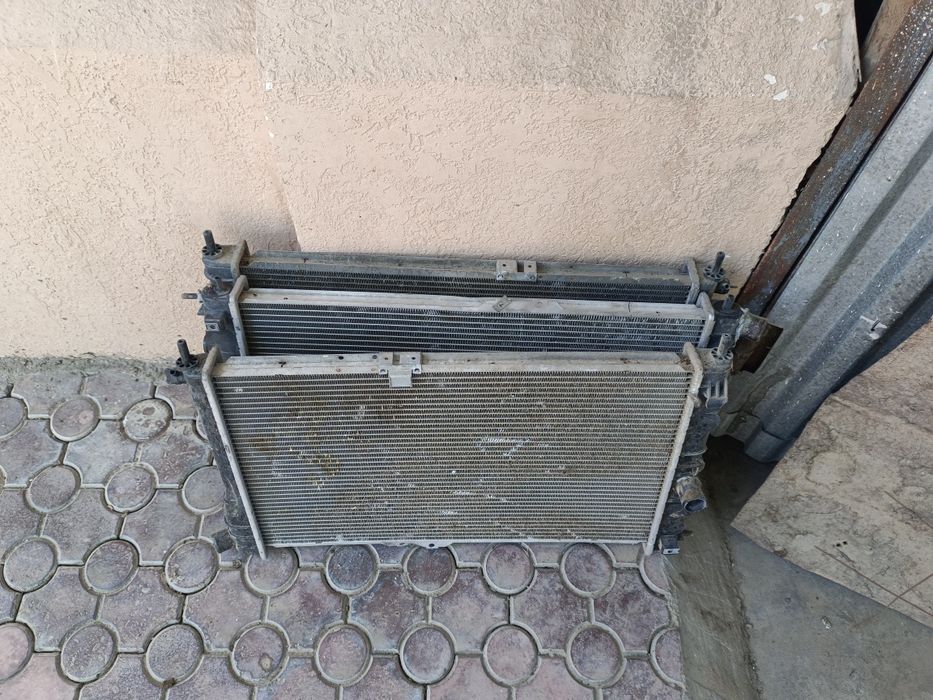 Радиатор Nexia 2 б/у срочна 2 шт