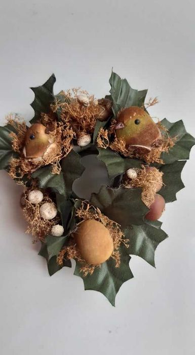 Красиви свещи и венчета за тях