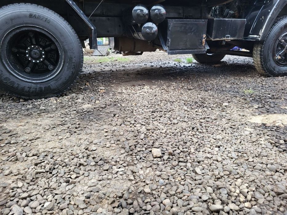 Kamaz 10 tonali 53212  balola yengide hadavoyla yahw srocna sotiladi