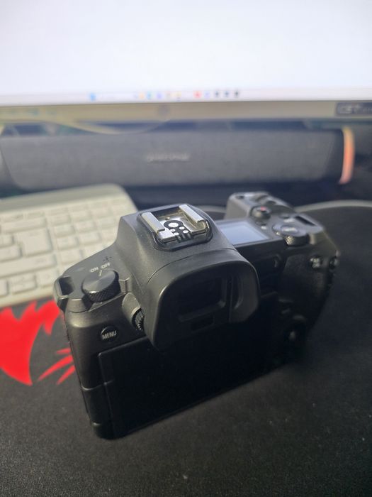 Canon EOS R mirrorless