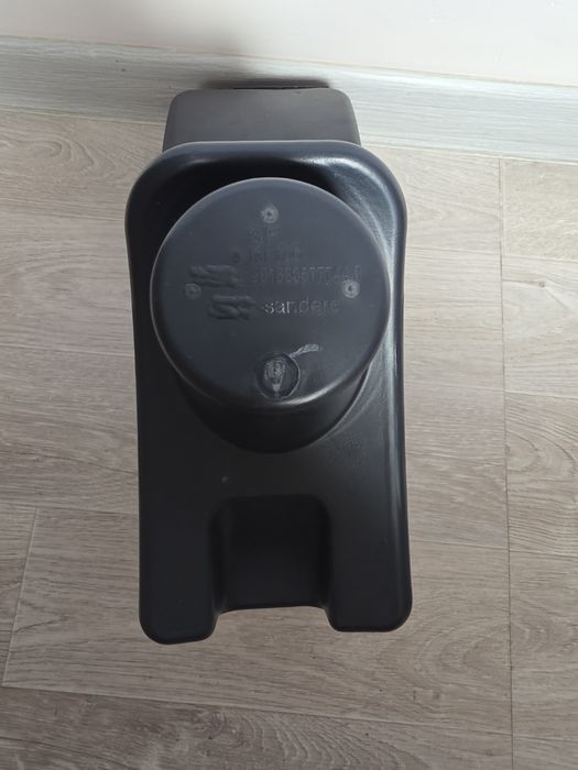 Подлокотник Renault Logan sandero 1
