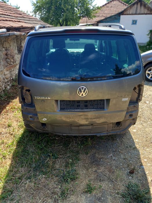 Vând piese wv touran 2004