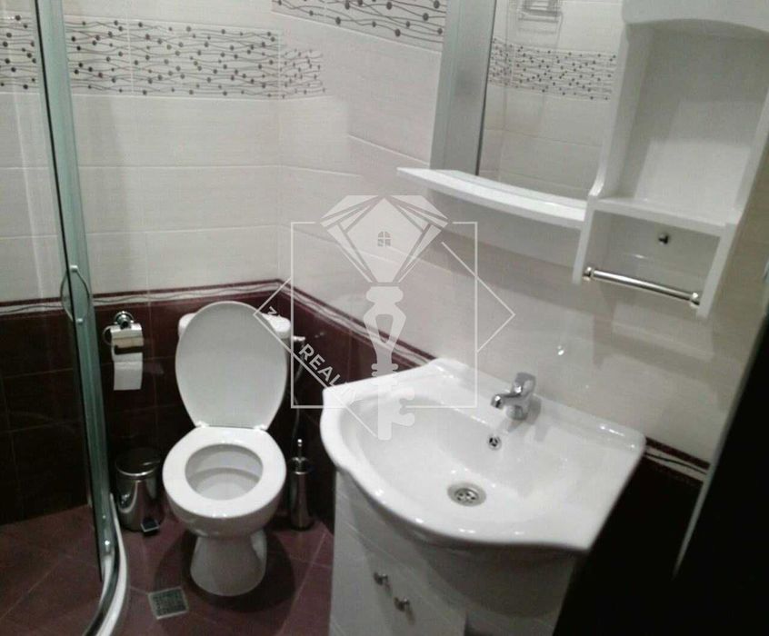 Продава се Тристаен апартамент в Пловдив, Южен - 70 кв.м за 2215 €/кв.м - Снимка #6