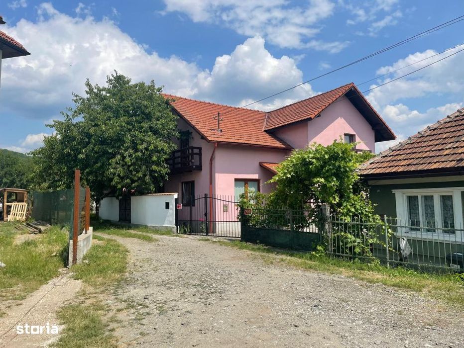 Casa familiala, 5 camere, zona buna, linistita