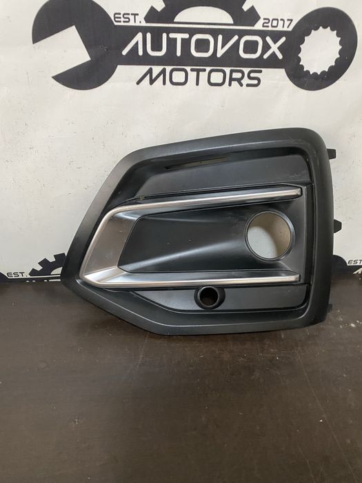 Grila proiector stanga fata Audi Q5 an de la 2020