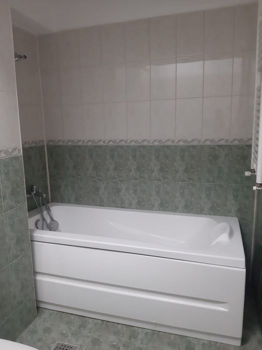 Închiriez apartament 2 camere decomandat ultra central