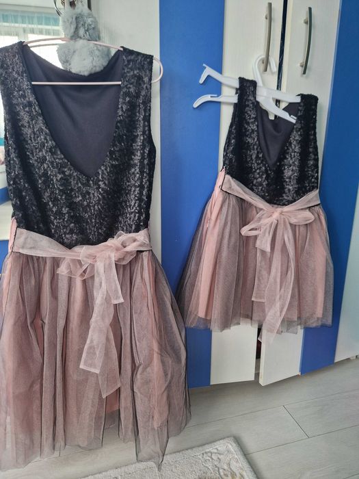 Еднакви рокли за момиче и майка ! Дамската рокля е размер s ,