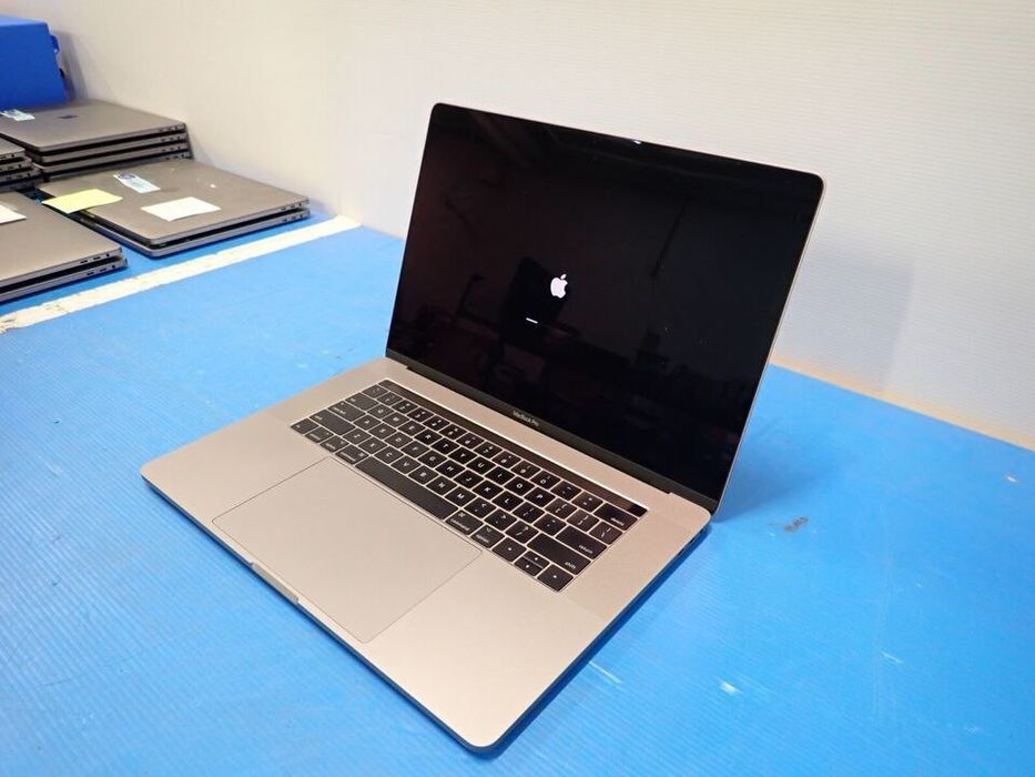 MacBook Pro 15 inch 512 GB