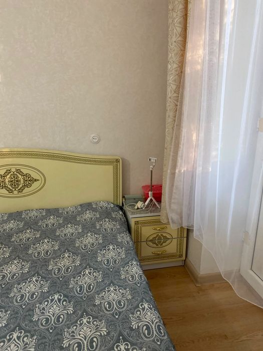 Продам спальный гарнитур с матрасом
