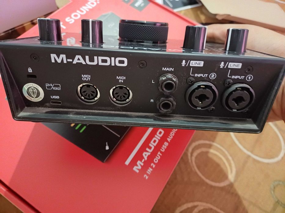 Microfon pentru studio,placa de sunet