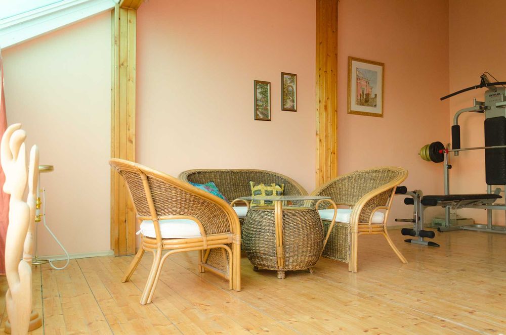 Дава се под наем Етаж от къща в Търговище, Център - 172 кв.м за 438.6 € - Снимка #5