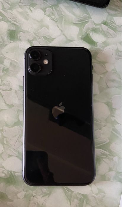 iPhone 11 black 64 GB