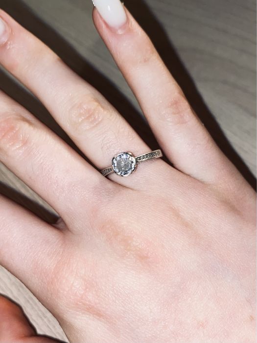 Продам Помолвочное кольцо