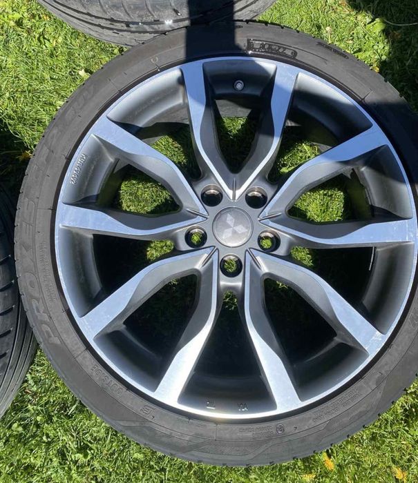 Джанти с летни гуми 19 цола 5x114.3 67.1 Mitsubishi