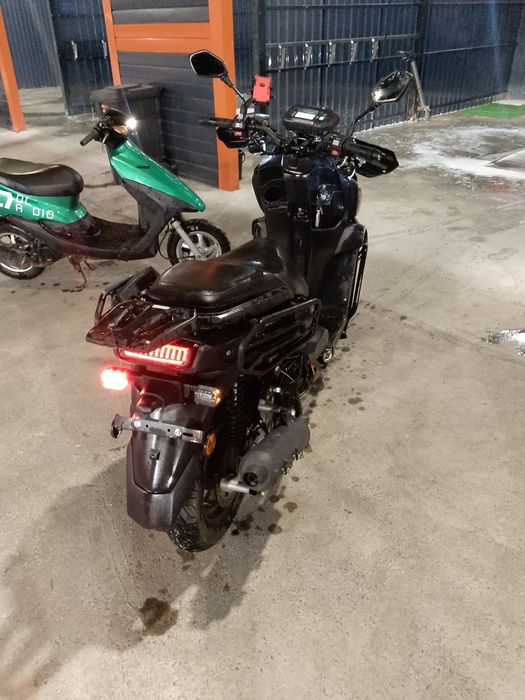 Продам срочно скутор танк