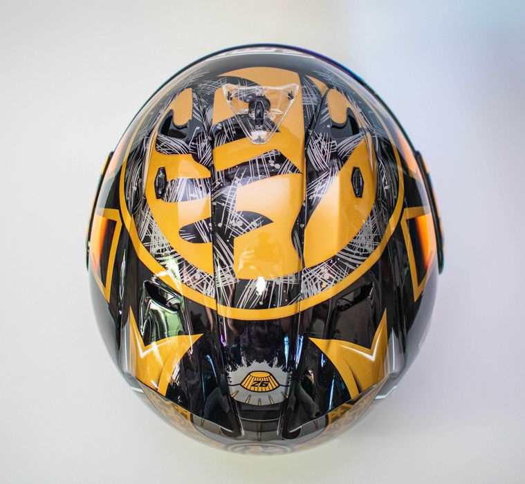 Каска за мотор пистов , скутер , ел. тротинетка др. ( Размер L 59-60 )