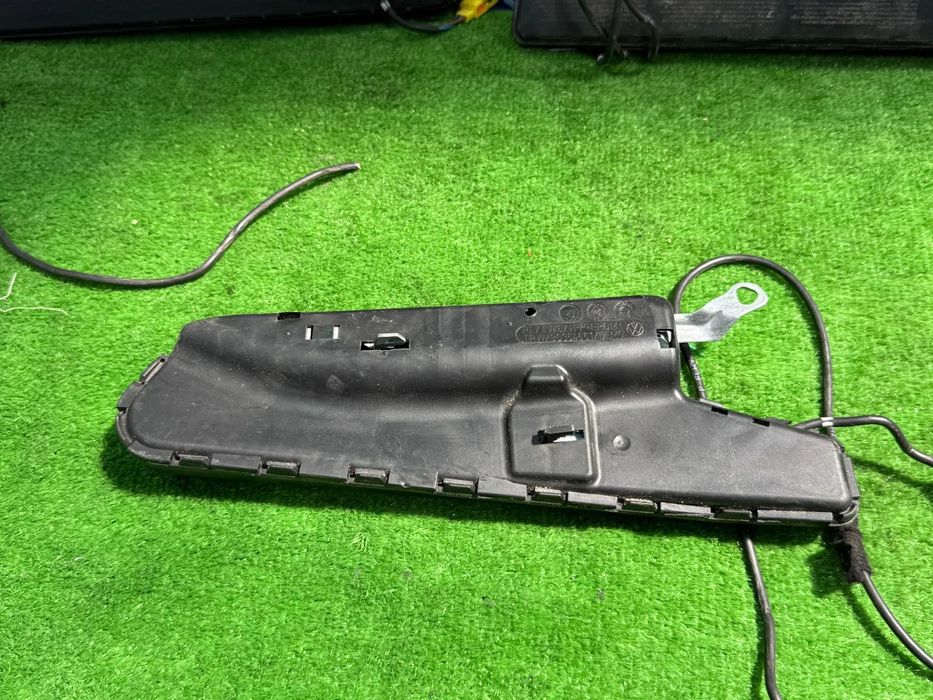 AIRBAG SCAUN R1 ( 3 BUC.) Volkswagen Golf 5 (MK5) / Golf 6 (MK6) / Seat Leon (1P1) COD OEM 1K4880242D