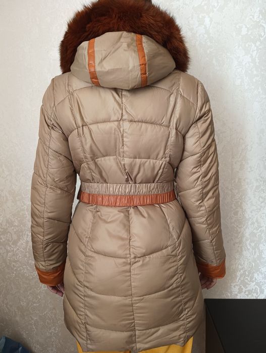 Зимний пуховик продам