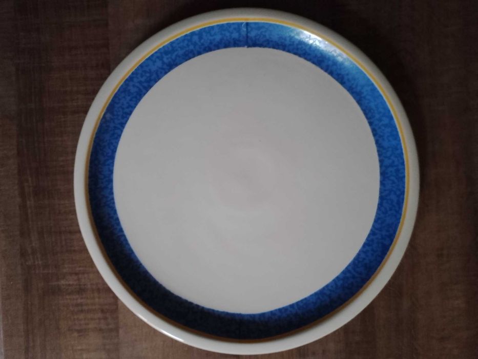 Порцеланов сервиз за хранене за 6 души