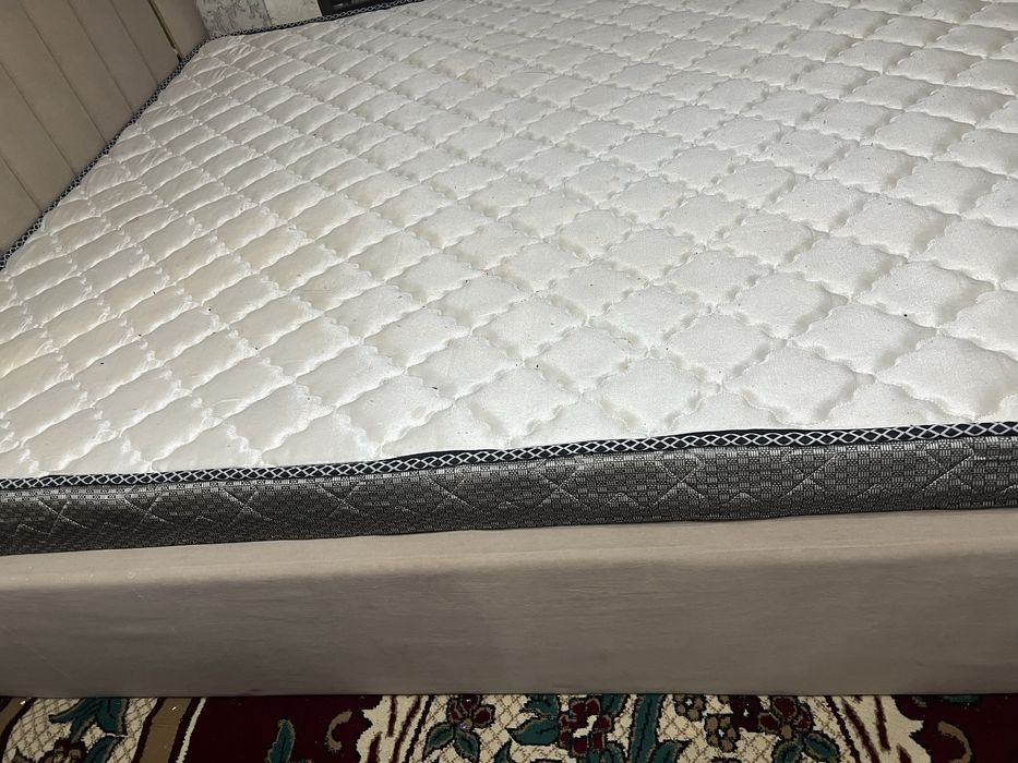 Срочно продам двух спальный диван