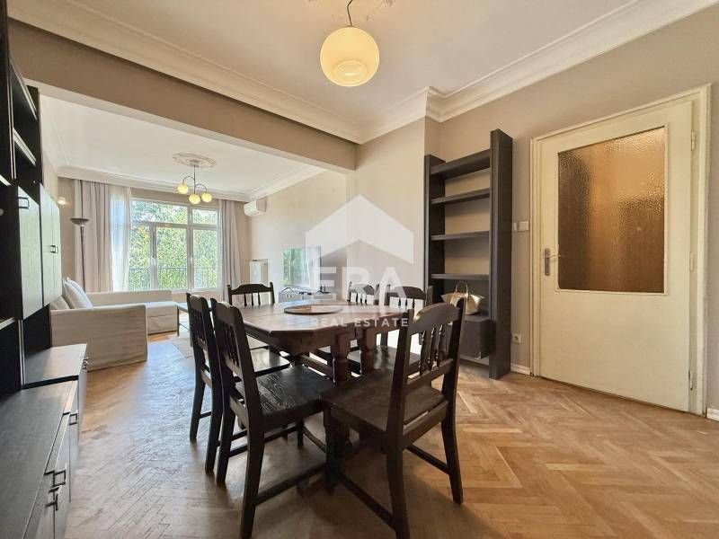 Продава се Тристаен апартамент в София, Център - 81 кв.м за 4062 €/кв.м - Снимка #2